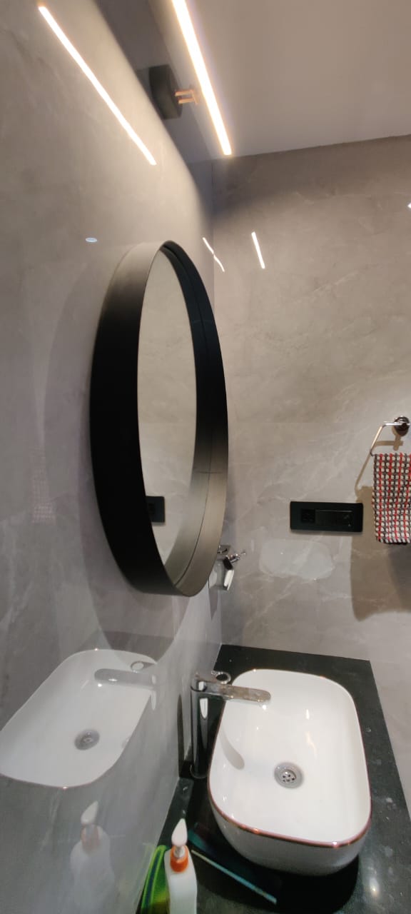 Pistondeco Modern Black Effinito Wall Mirror – Sleek Metal Frame Mirror for Bathroom, Bedroom & Living Room Decor